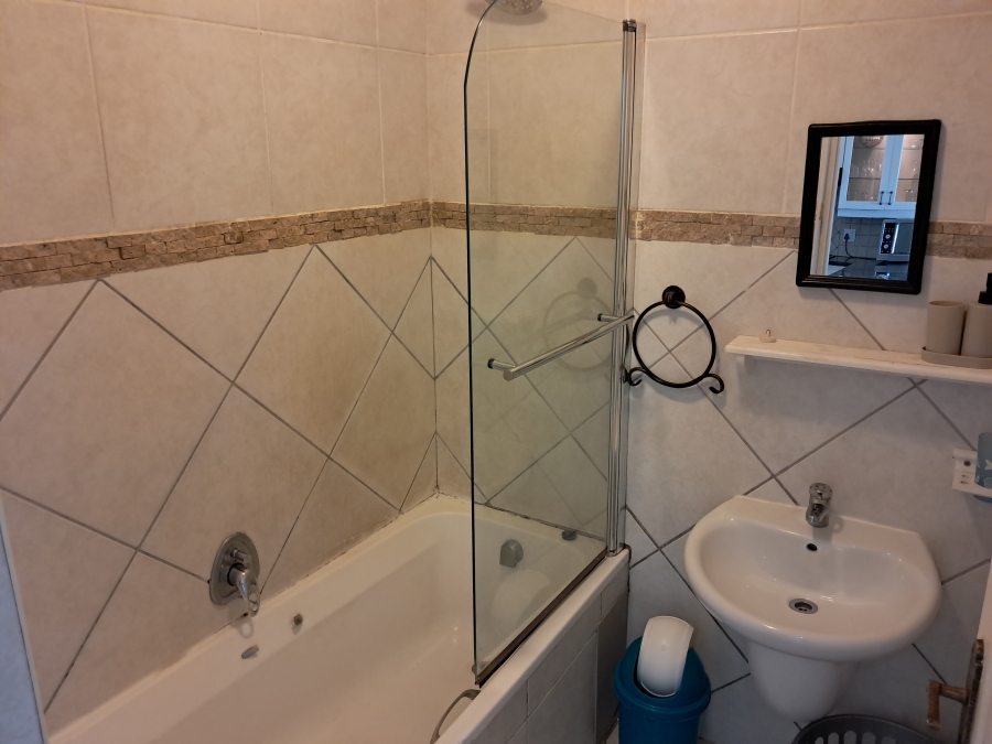 To Let 2 Bedroom Property for Rent in Jeffreys Bay Central Eastern Cape